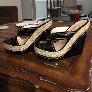 Metallic leather crisscross wedged sandals